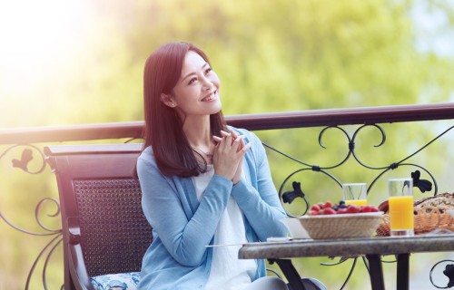 两性关系：男人要明白，女人无论多大年龄，都有这样2个需求