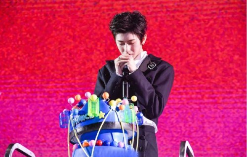 蔡徐坤成NINE PERCENT队长后,范丞丞陈立农等人首谈其担当领导力