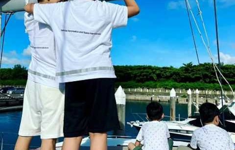 Kimi都长这么大啦！林志颖一家出海游玩，12岁Kimi已经比爸爸高了