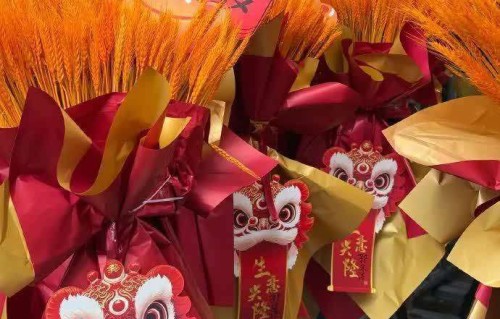 谢依霖新店开业，时代姐妹花再引回忆杀|郭碧婷|郭采洁|小时代|杨幂|她们的名字