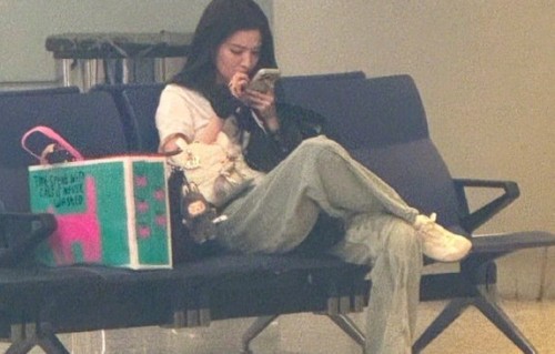 王楚然高度近视但绝不眯眼 被网友戏称 “倔强式护眼”