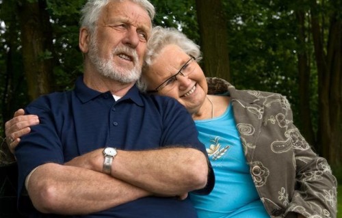 德国姑娘嫁中国农户，娘家断资金绝后路，5年后亲属集体赴华