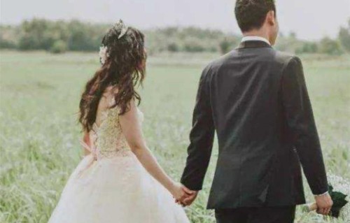 比年轻人不婚更戳心的真相：最传统的70后，现在最先默许孩子单身