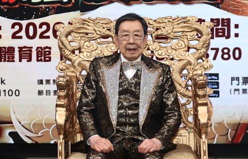 89岁谢贤轮椅现身！曾与小49岁Coco高调恋爱，分手内幕藏深情？