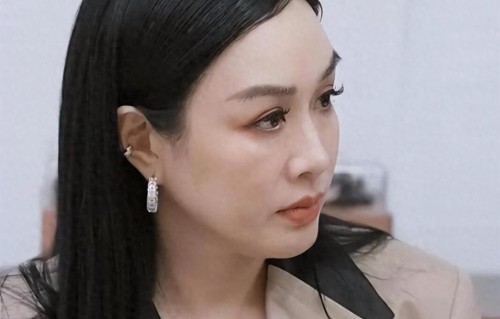 钟丽缇张伦硕谈生4胎，称要上科技不行就收养 已有仨女儿仍不满足