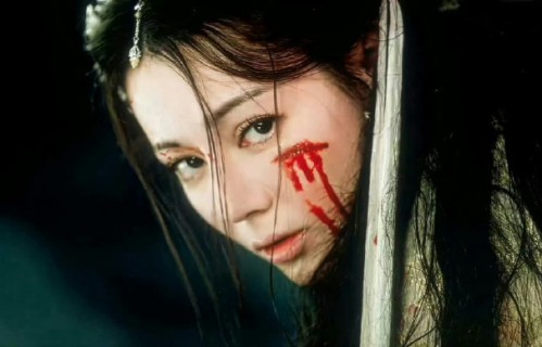 迪丽热巴在《白日提灯》中饰演的灵主贺思慕打戏有哪些高光时刻？