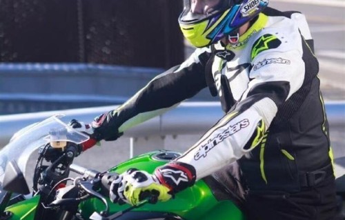 尹正自曝把摩托车全卖了：车牌涨价了，赚翻了，我爱摩托车