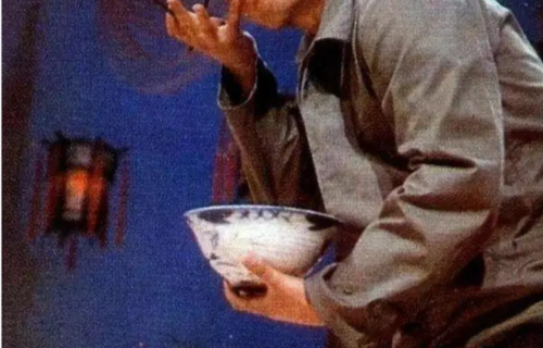 假吃就别尬演！《八千里路云和月》于和伟吃包子，吃出“教科书式干饭”