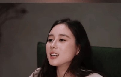 何超欣首次正面回应与哥哥何猷君的关系直言二人没有竞争