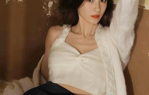 张柏芝品牌代言照，紧身瑜伽裤勾勒曼妙身材，魅力不减当年！