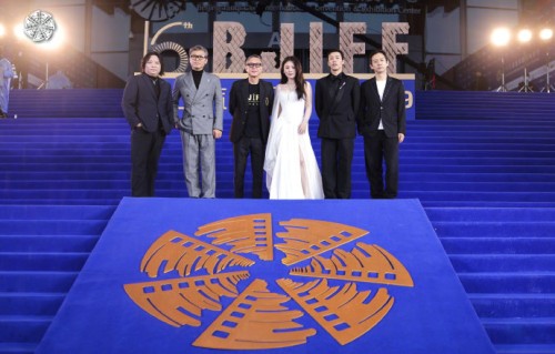 李乃文北影节引爆全场！吹风车翻车、摇滚献唱还被韩红认证