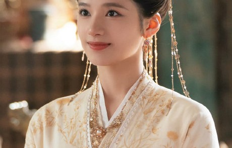 除了这次展览，张婧仪还有哪些作品或角色给人留下深刻印象？