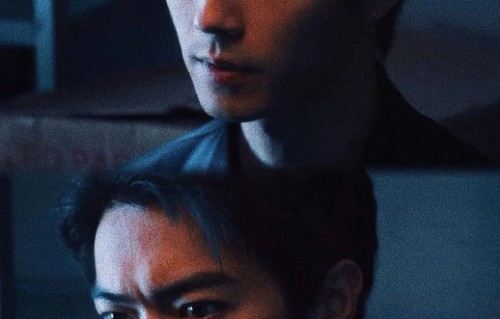 《方圆八百米》作为一部原创悬疑剧，其剧情和叙事手法有什么独特之处？