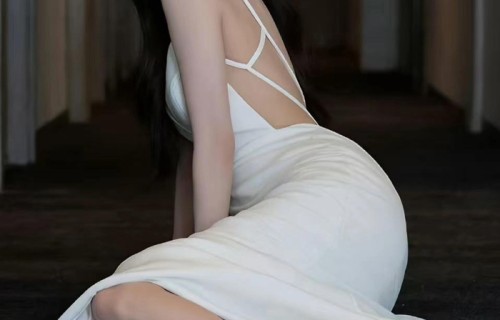 李一桐多风格大片曝光，展现多样魅力