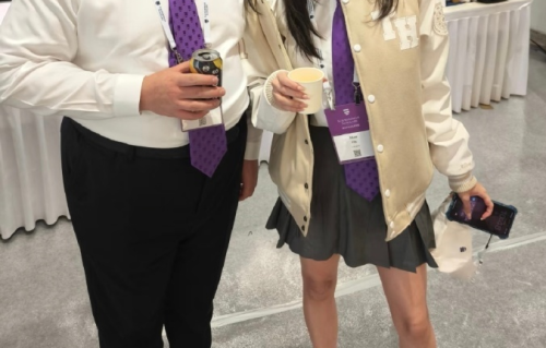 赌王幼女何超欣参加清华大学115周年校庆：毕业后已留校任职