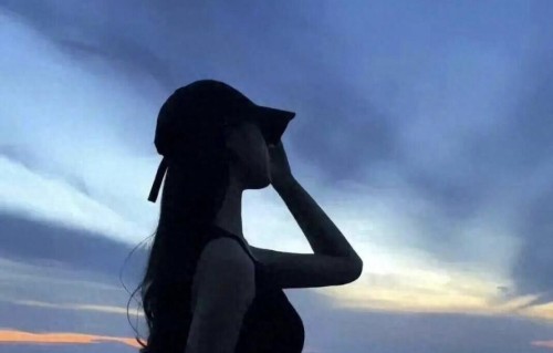 男人要是动了真心爱过你，断联后，就会变成这个样子