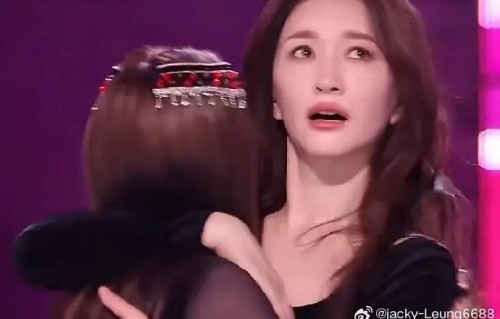 网友为何称赞李小冉对这次缺席的回应方式？