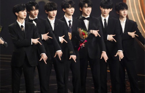 张真源微博粉丝破500万，在团队中排名倒数第2，第1的已破1千万|时代少年团|宋亚轩|马嘉祺|源轩|祺源