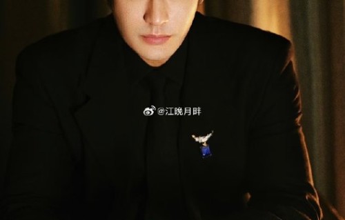 黄晓明在过去还有哪些陪伴父母的感人事例？