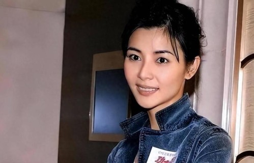 从“不婚”到“因你而信”：看蒙嘉慧如何走出原生伤痕，与郑伊健共建安稳余生
