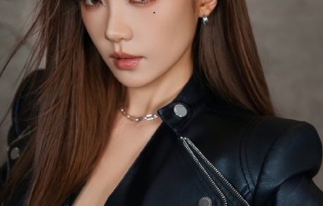 在《乘风2026》的舞台上，张月展现了哪些令人惊艳的表演？|陈昊宇|全开麦唱跳|张月初舞台|好好的时光|标签