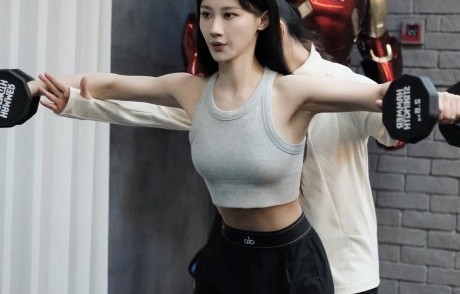 何宣林如何看待这次实现女团梦想的经历，对她未来演艺事业有什么规划？