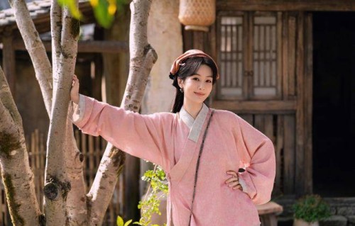 杨紫又有剧要在央视播了，看主演阵容全是演技派，坐等追剧了！