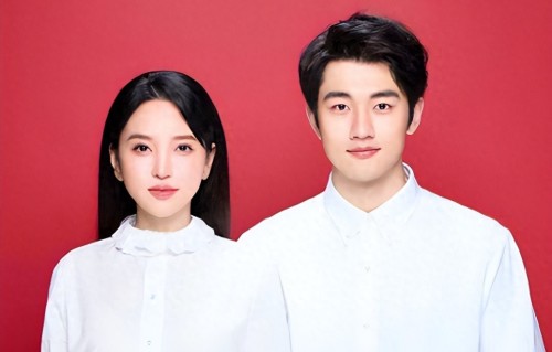 知名女星和小17岁男友领证！素颜差距大，婆婆用8字评价他们感情 