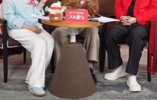 黄圣依离开杨子后，日子过得幸福极了.