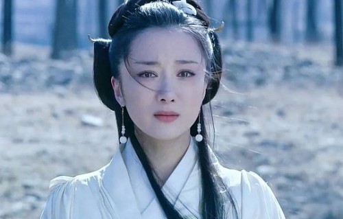 李依晓的京剧功底是如何帮助她塑造虞姬这个角色的？