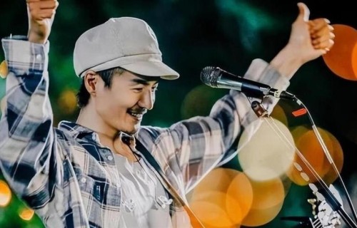 52岁朴树近况：无儿无女，没钱没房，成了要钱不要命的疯子