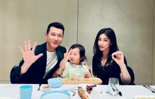 朱珠庆结婚五周年，与老公吃路边摊小吃，4岁女儿超萌出镜像妈妈_新闻|马术|王昀佳|百美|补台|曾孙女