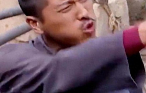 否认有40亿豪宅1天，王雷老婆被扒，1条家规曝光，难怪恩爱十二年