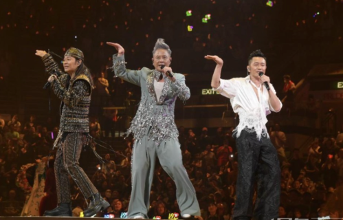 草蜢红馆演唱会开唱，陈奕迅助阵，蔡一杰台上自曝患7cm肿瘤
