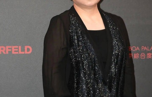 赌王活了近百岁，无儿无女的女儿何超蕸60就走了，遗产归谁？