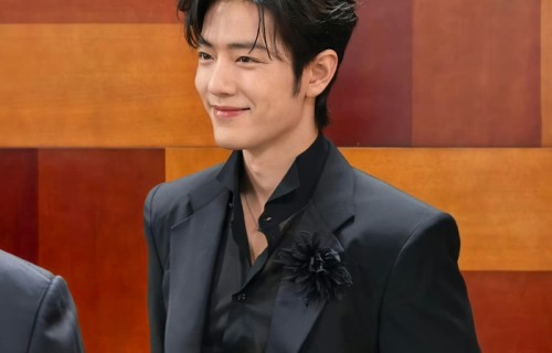 肖战大学生电影节生图状态佳笑容温暖