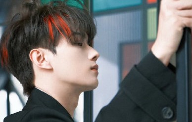 许凯在《方圆八百米》这部剧中的表现和角色塑造有哪些亮点？