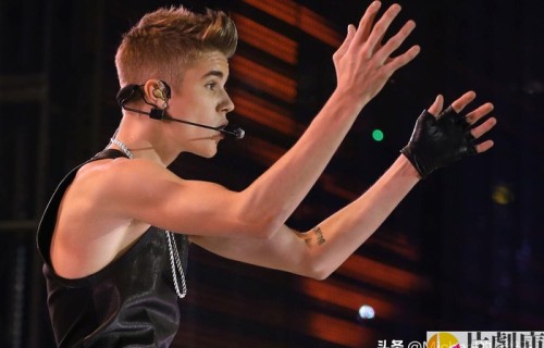 贾斯汀比伯个人资料:如何评价贾斯汀比伯的唱功?答:顶级颗粒度音色!