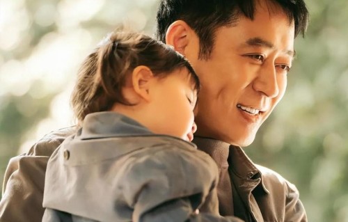 他演了半辈子渣爹，54岁没结婚却有个女儿，是人人皆知好父亲